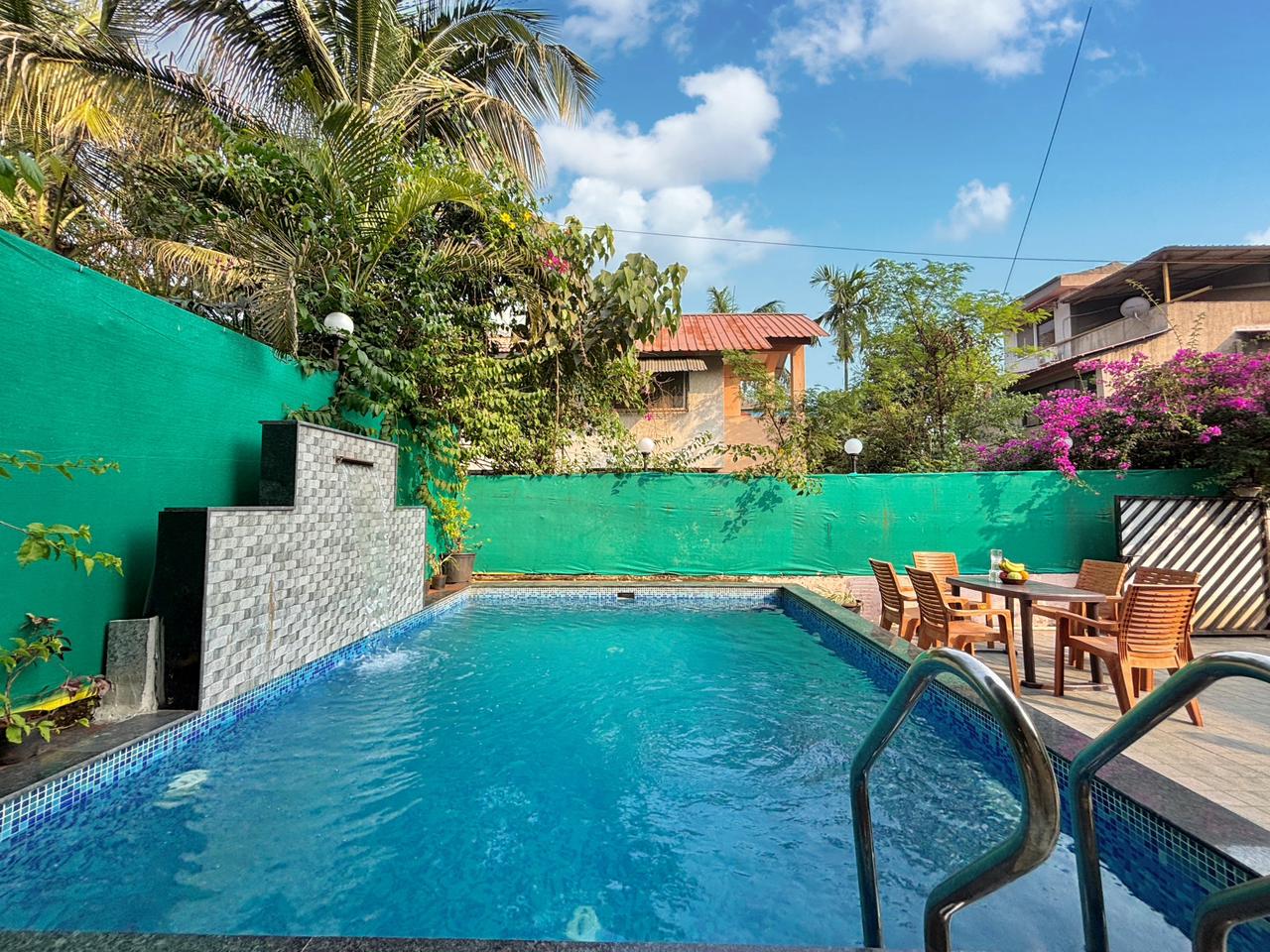 Villa With Swimming Pool in Lonavala