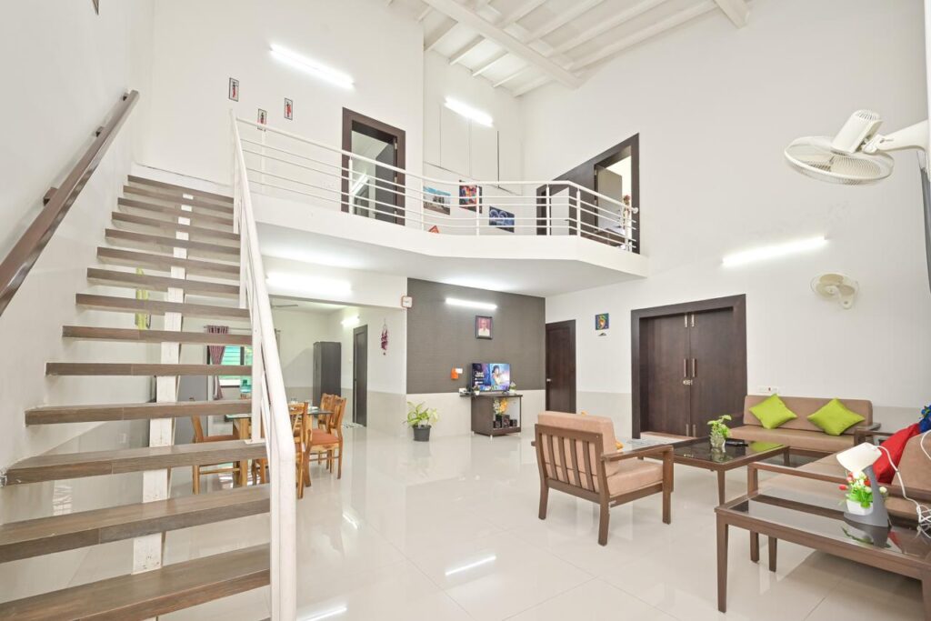 Villa With Swimming Pool in Lonavala